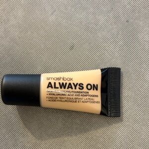 NWT Smashbox Always On Foundation - Shade F20-N